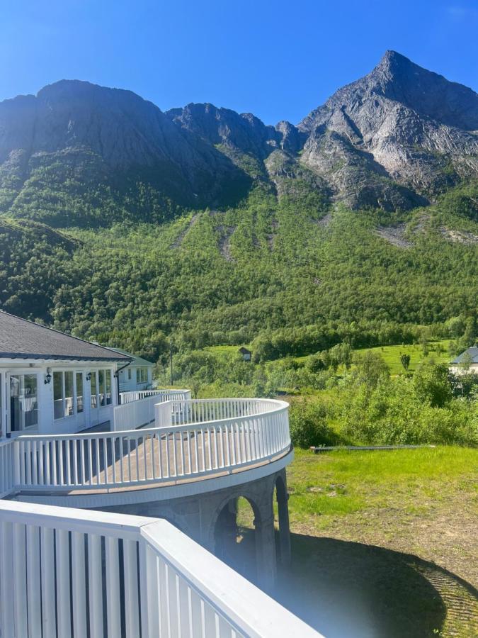 Senja Living Aparthotel Stonglandseidet Exteriör bild