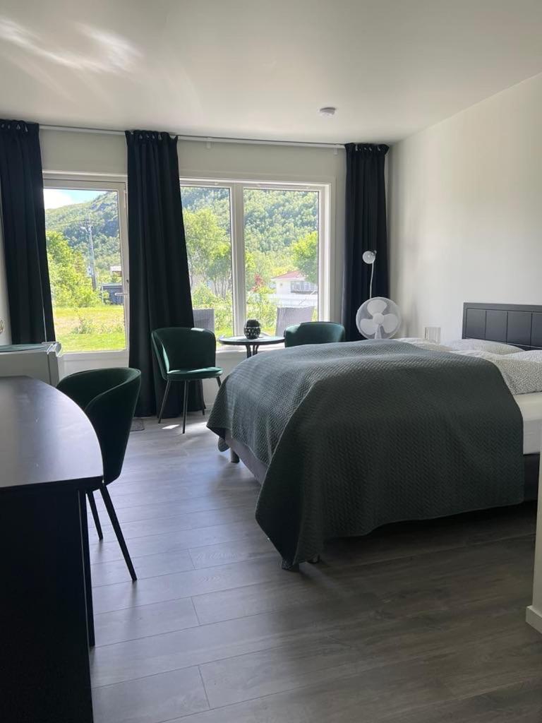 Senja Living Aparthotel Stonglandseidet Exteriör bild